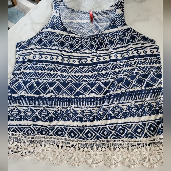 Blue & White Tank Top with lace trim size 2X - Picture 13 of 15